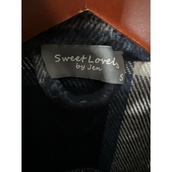 Plaid Button-Up Jacket - Picture 2 of 3